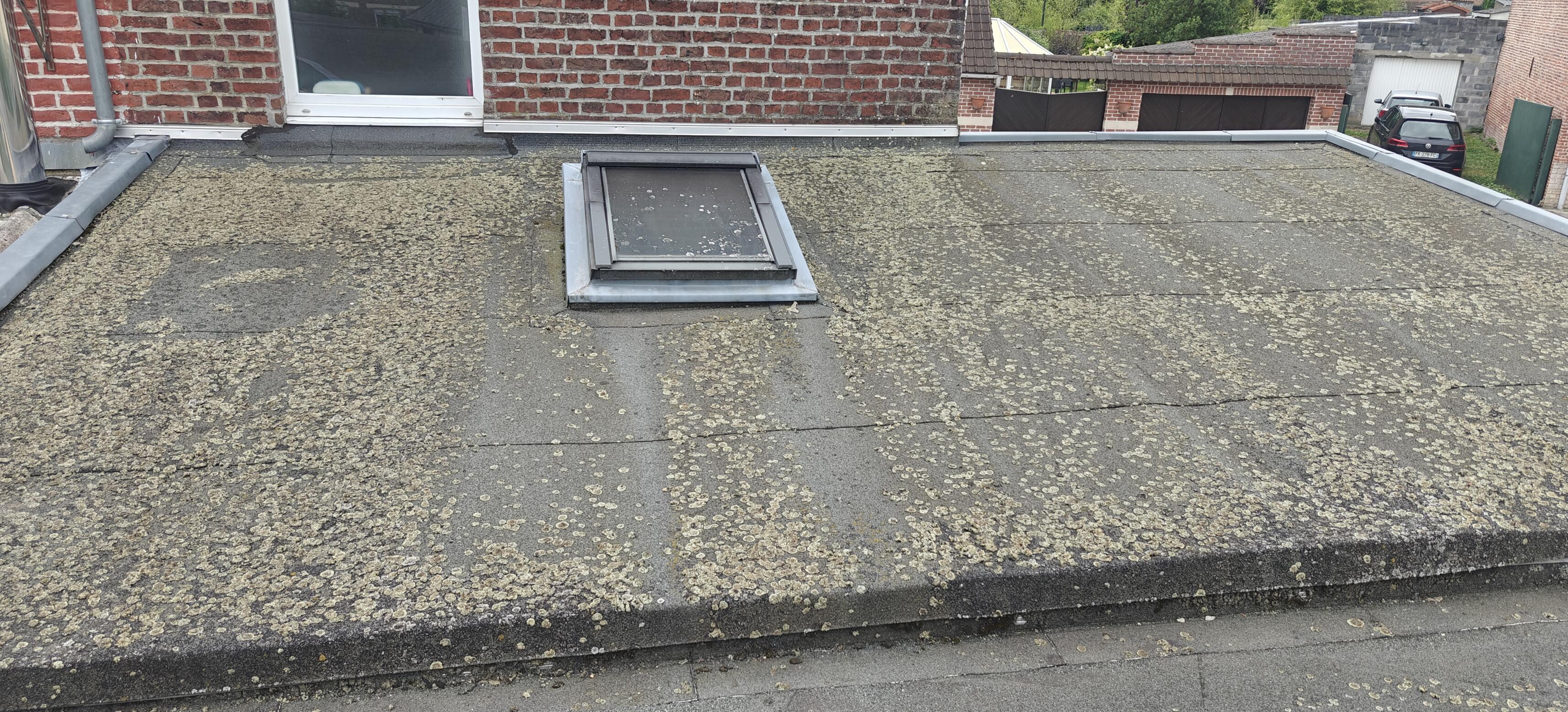 Bâchage de toiture en urgence après fuite importante à Seclin