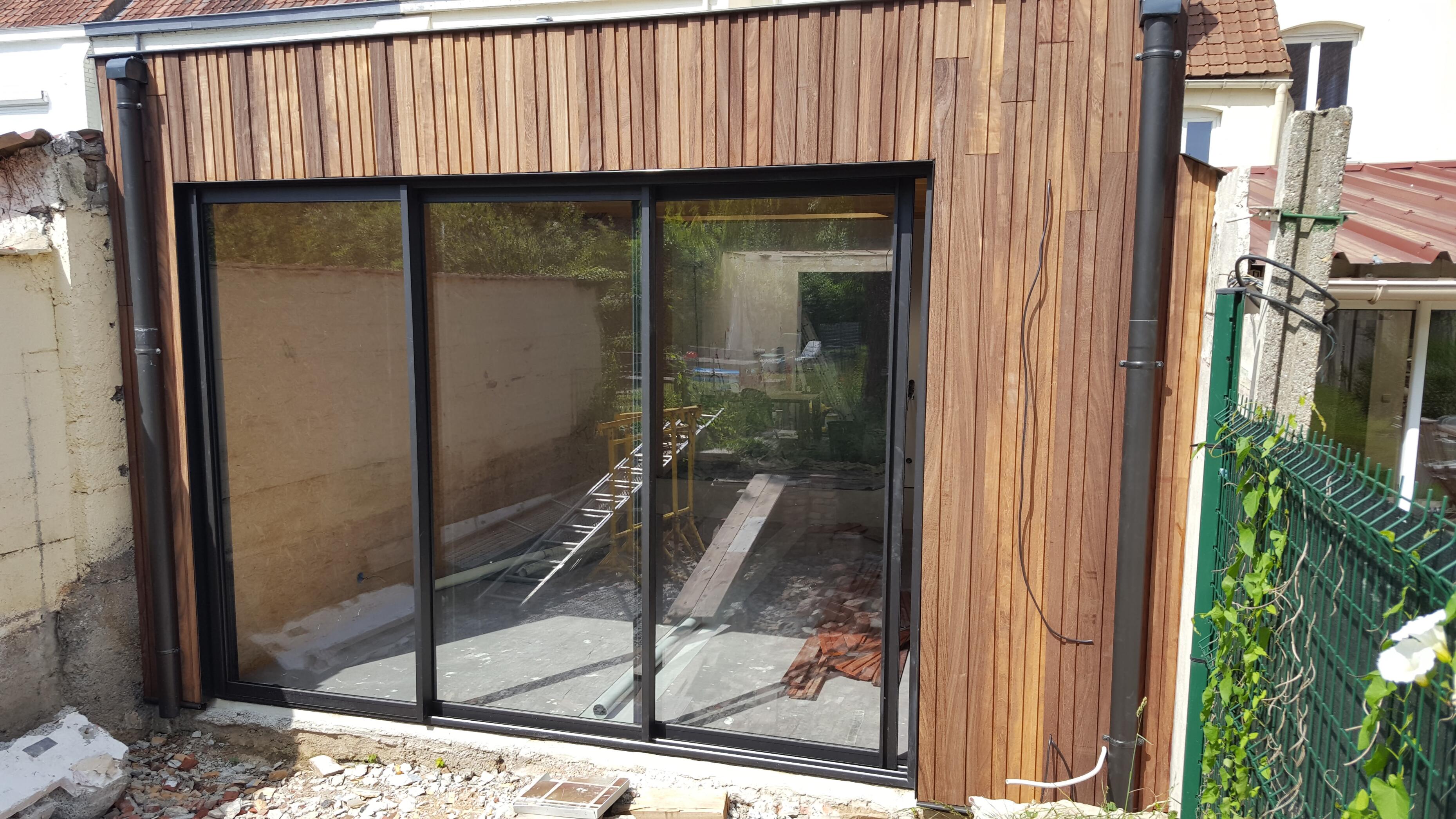 Pose de bardage bois pour protection et esthétique de façade à Abscon