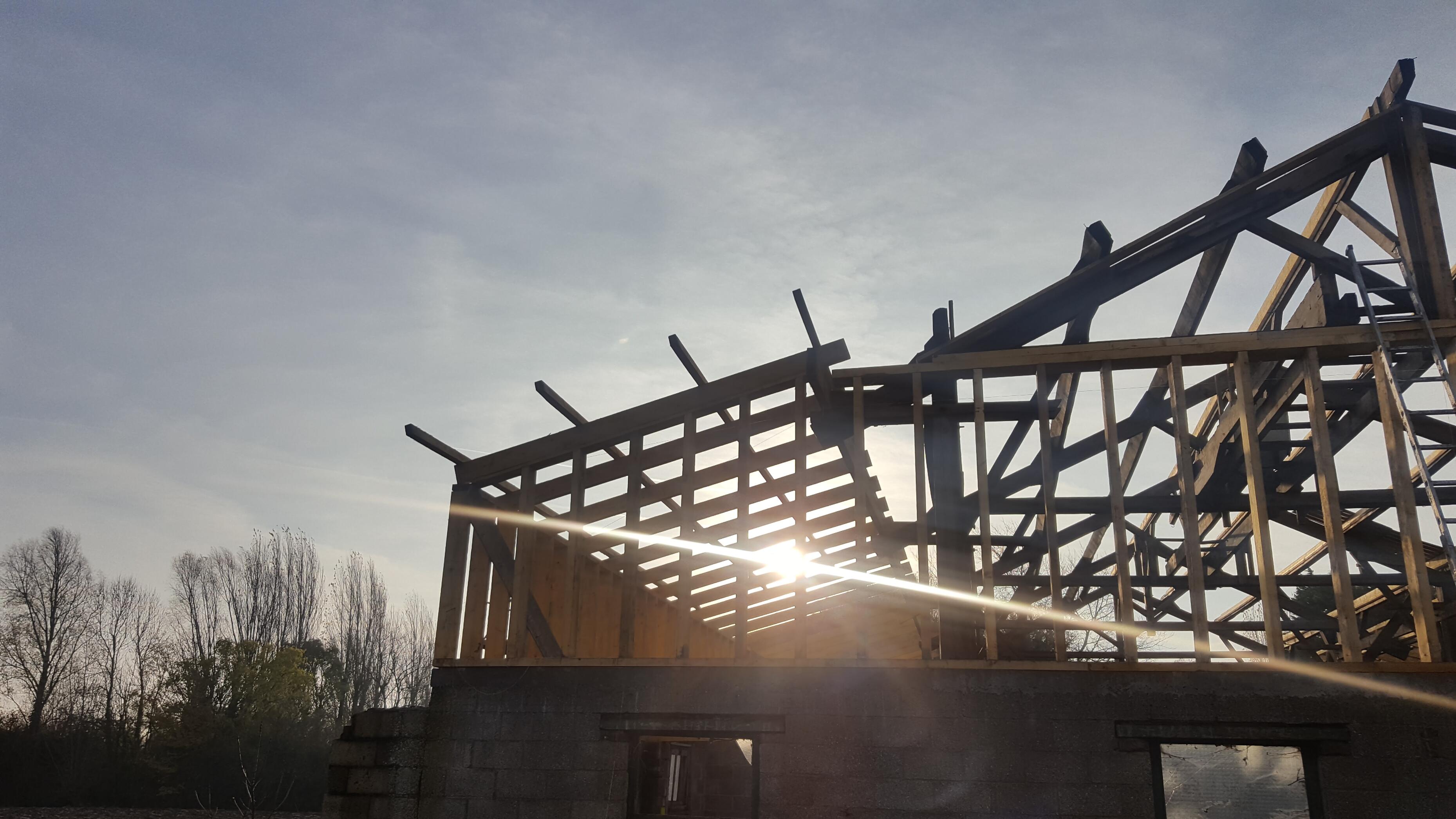 Travaux de charpente traditionnelle sur habitation à Lecelles