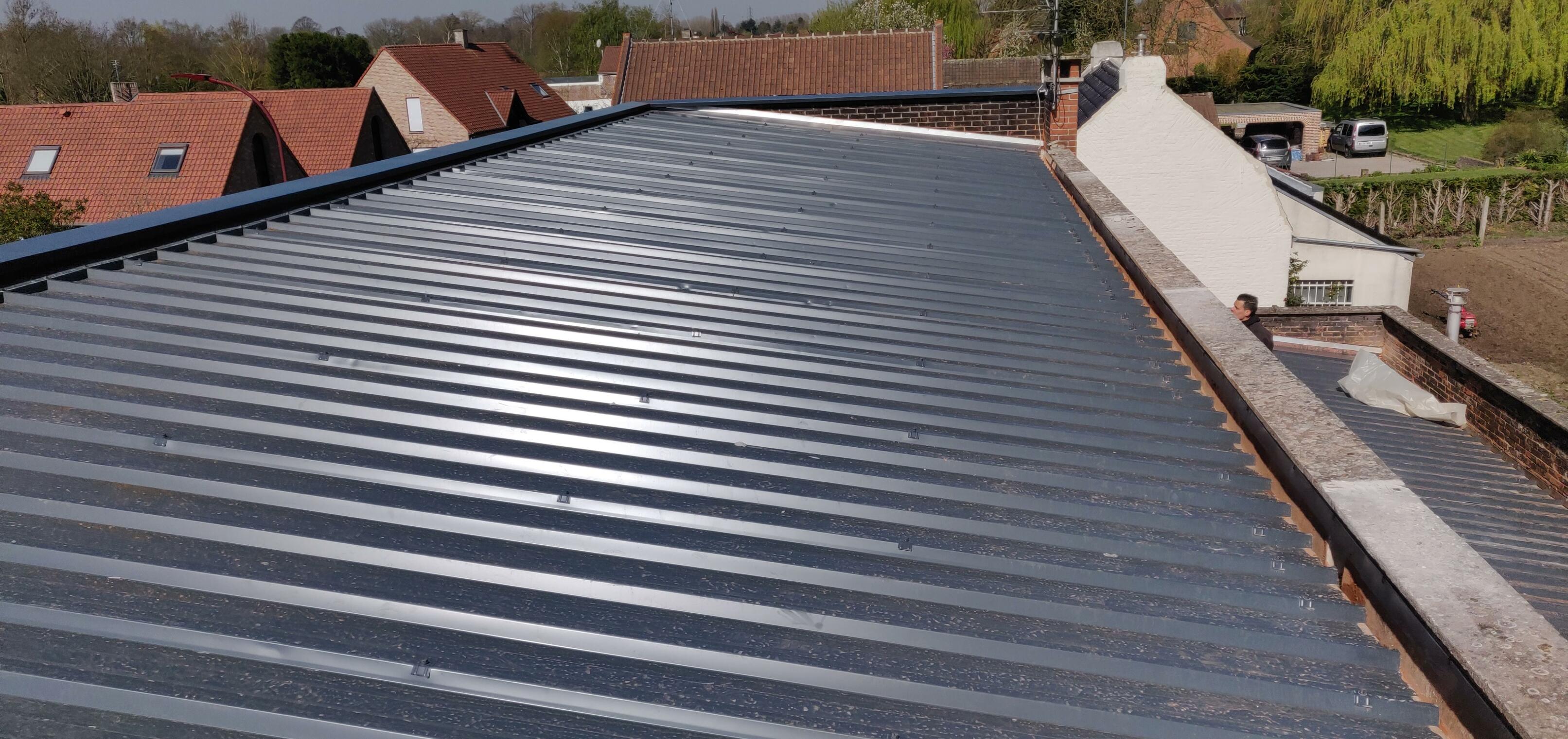 toiture d extension en bac acier avec zinguerie sur orchies