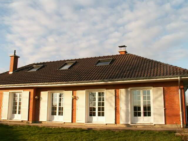 Pose et remplacement de fenêtres de toit Velux pour plus de lumière à Aix-en-Pévèle