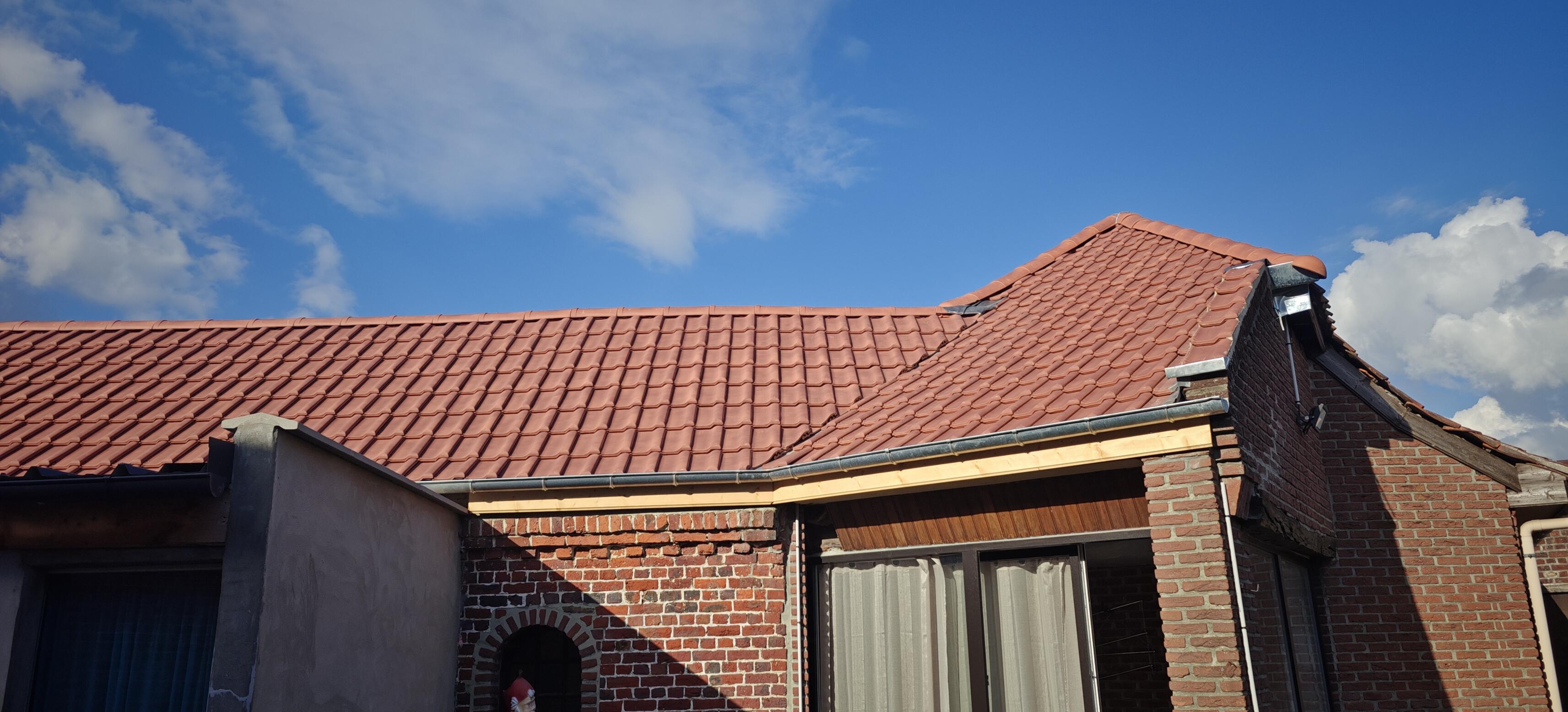 Démoussage et entretien de toiture pour préserver la couverture à Aulnoy-lez-Valenciennes