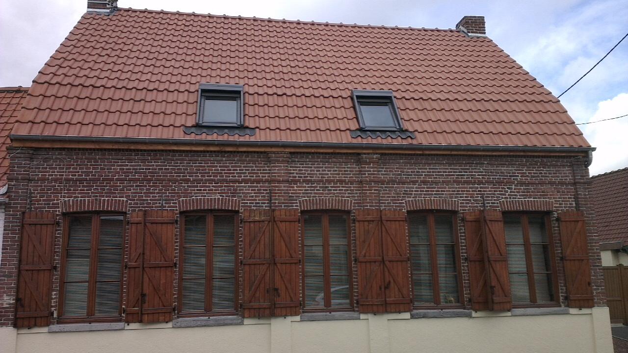 Nettoyage et démoussage de toiture afin de préserver la couverture à Beuvrages