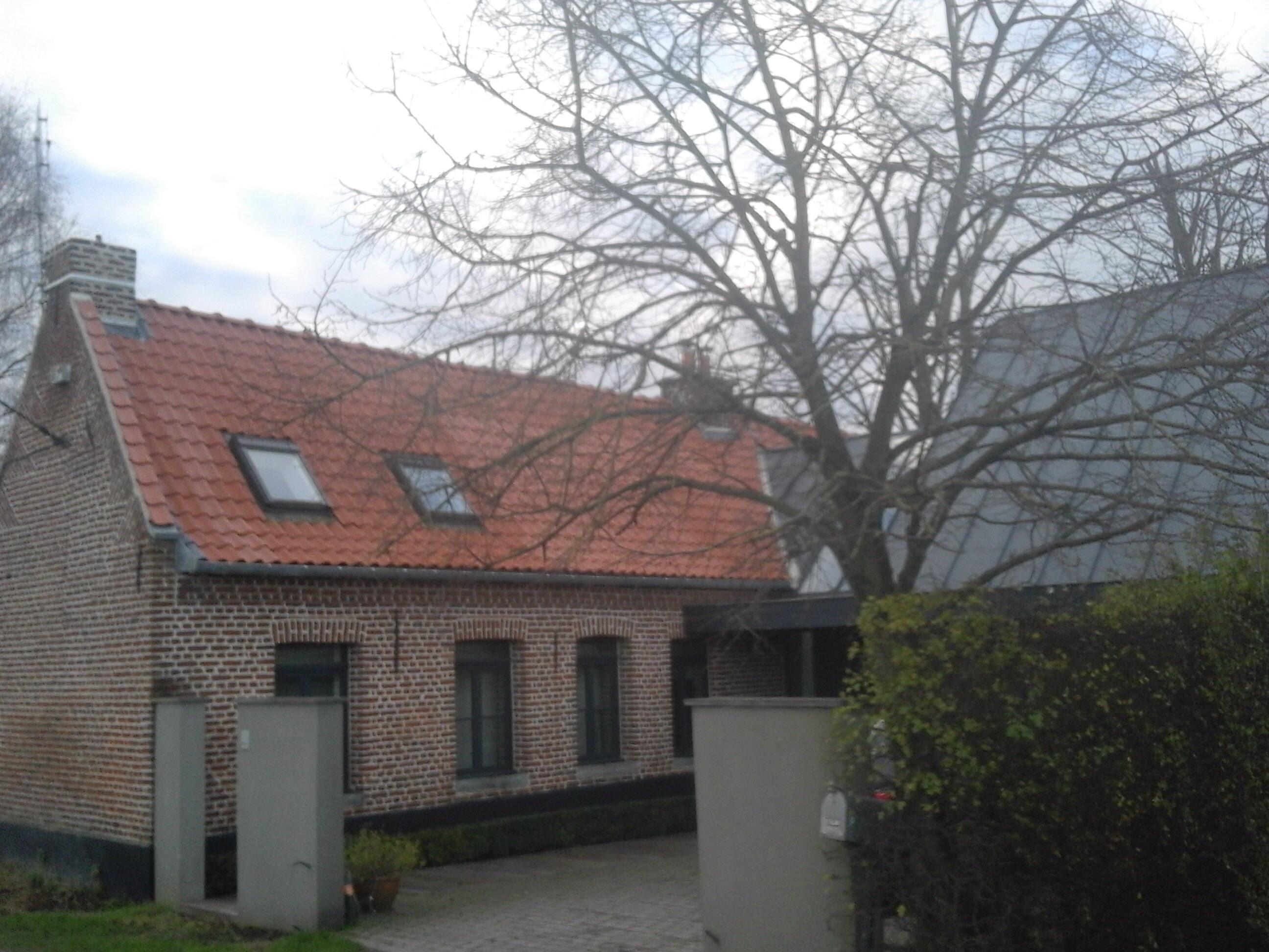 Démoussage et entretien de toiture pour préserver la couverture dans le temps à Bruille-lez-Marchiennes