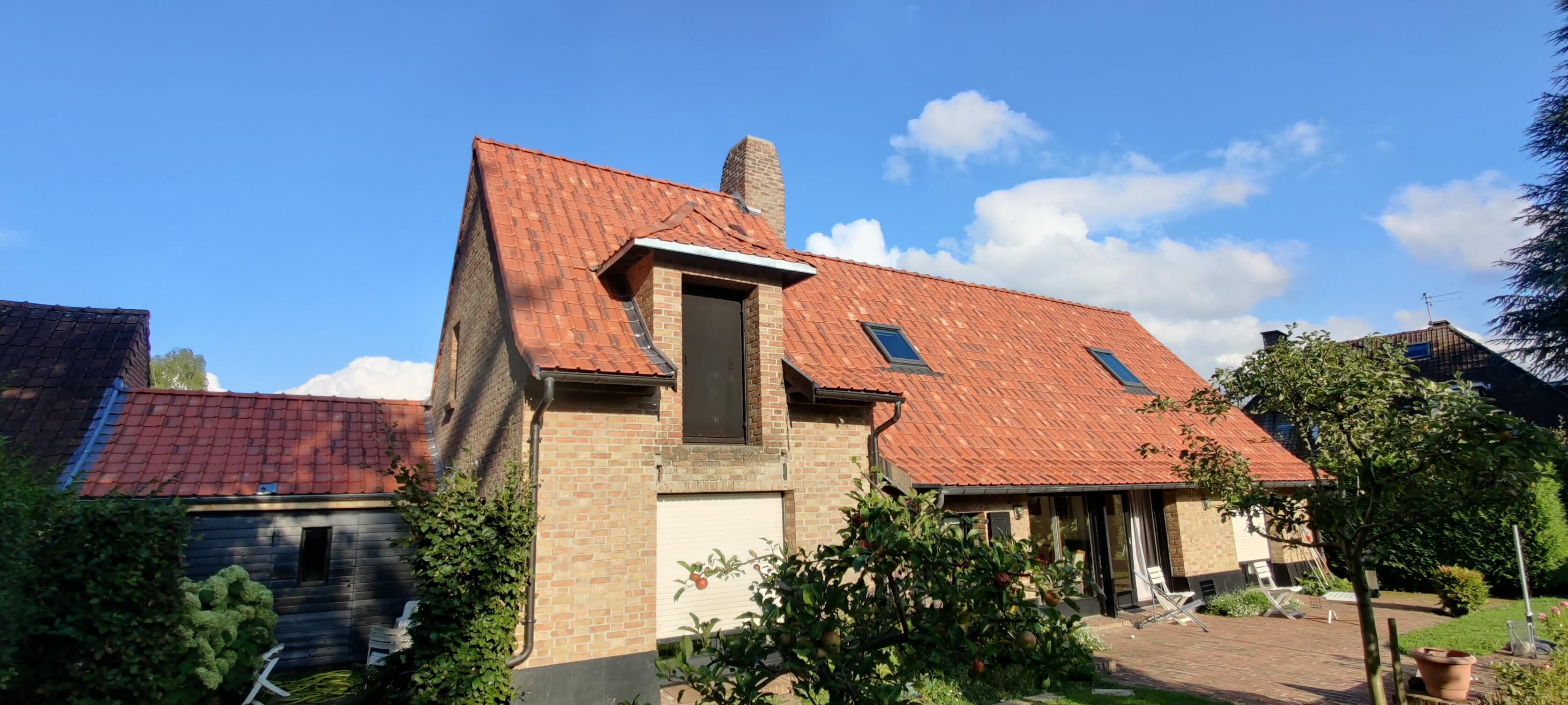 Rénovation de toiture en tuiles pour fiabiliser la couverture de l’habitation à Faumont