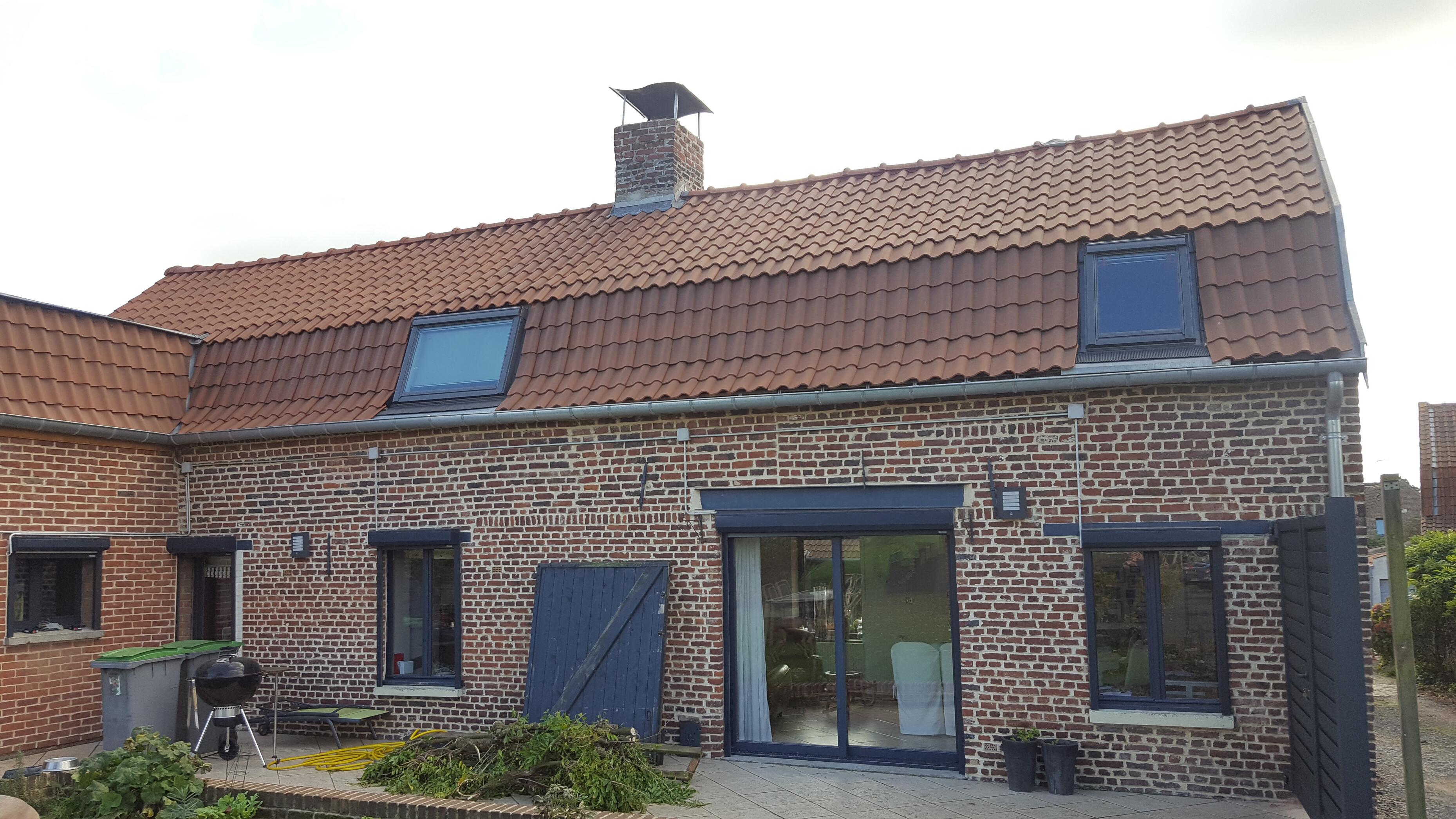 Pose de fenêtre de toit Velux pour optimiser l’apport de lumière naturelle à Faumont