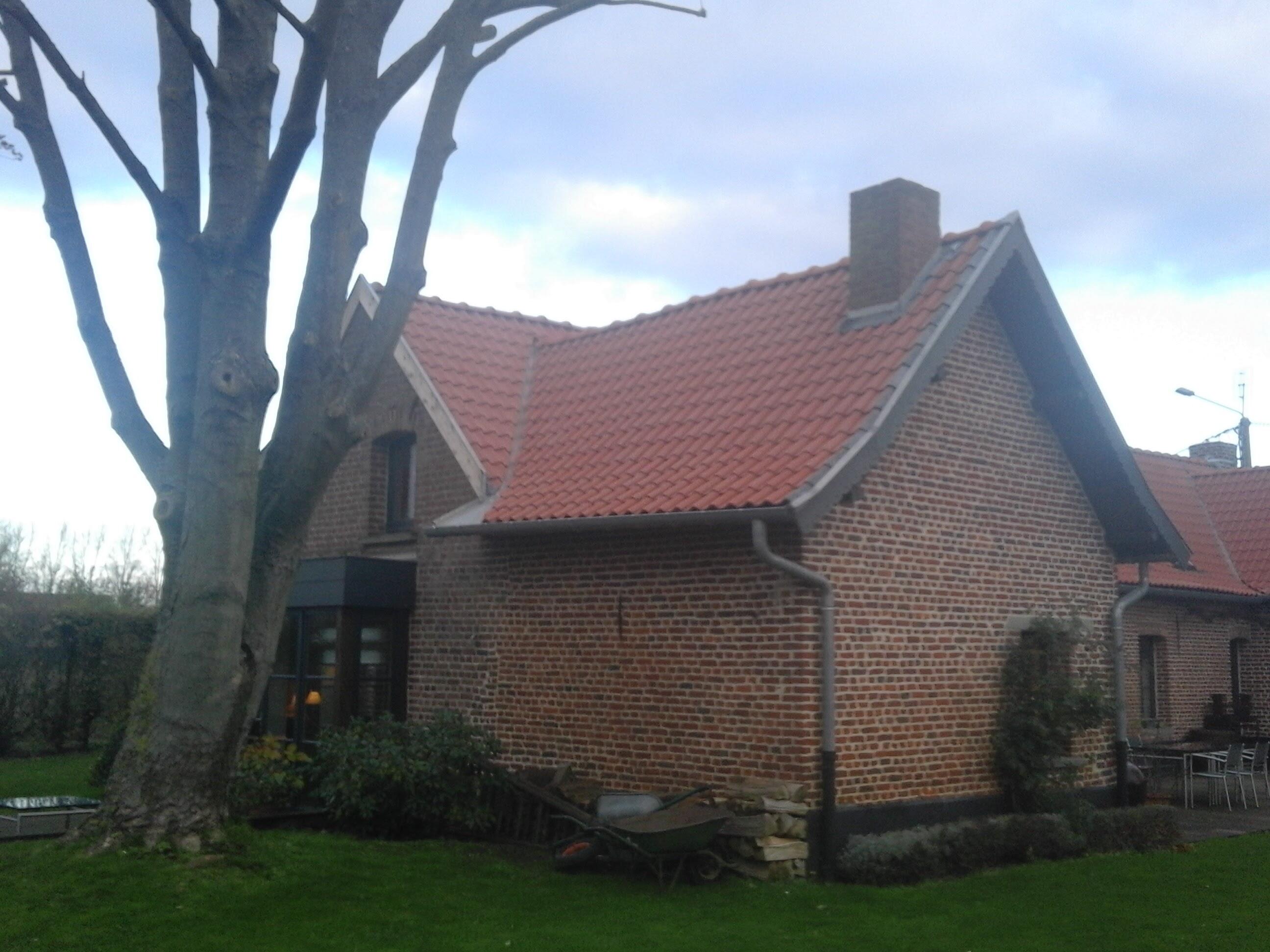 Démoussage et entretien de toiture pour préserver durablement la couverture à Flines-lez-Râches