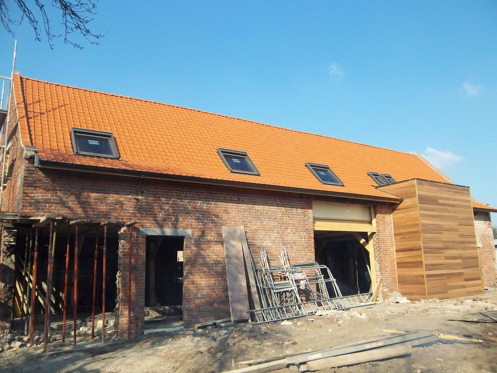 Rénovation de toiture en tuiles pour renforcer la protection de l’habitation à Fretin