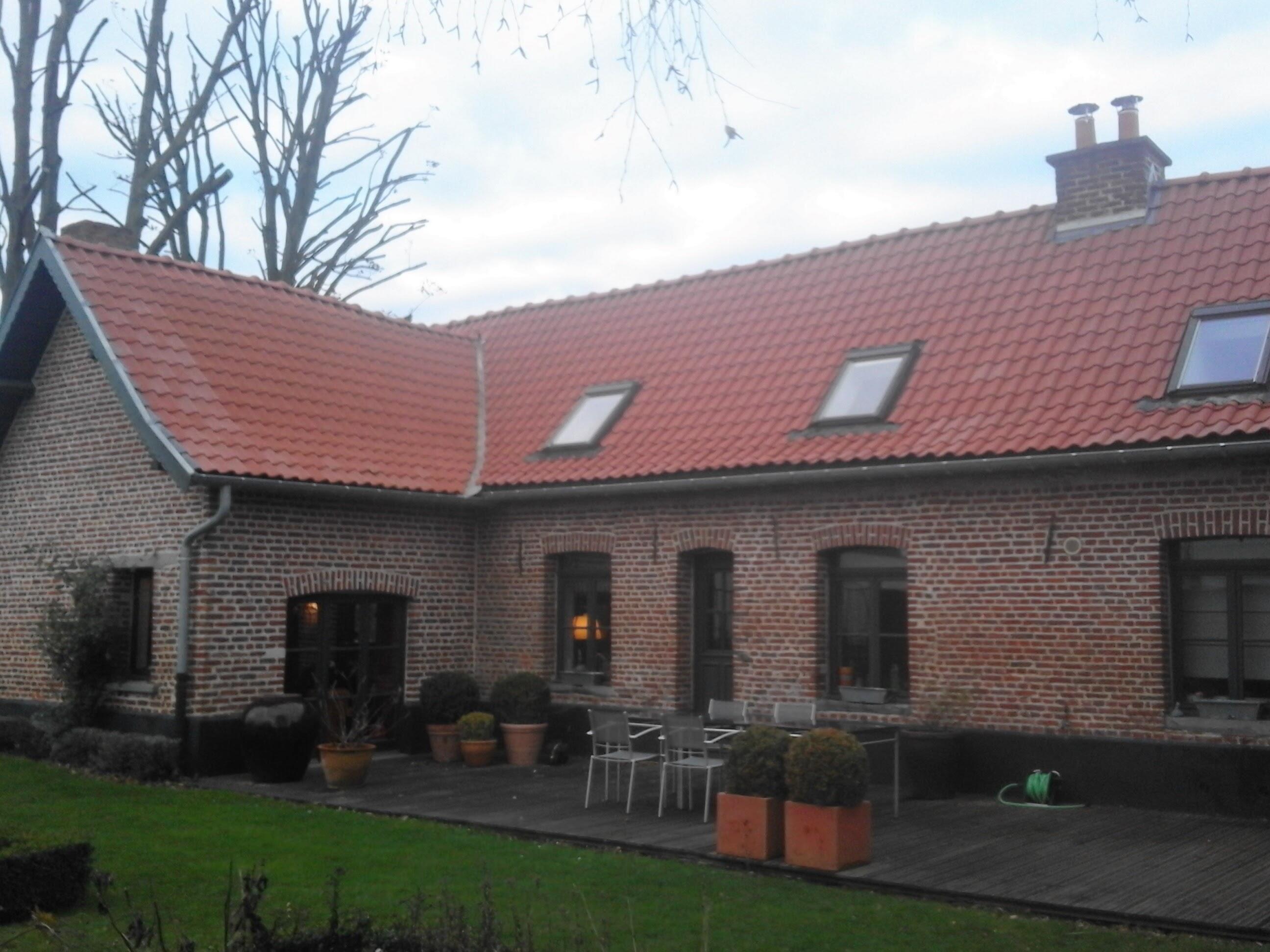 Nettoyage et démoussage de toiture pour préserver durablement la couverture à Marcq-en-Barœul