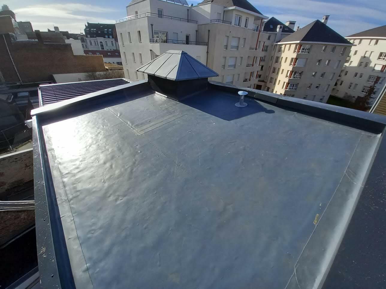 Travaux d’étanchéité sur toiture plate avec reprise soignée des zones sensibles à Mouvaux