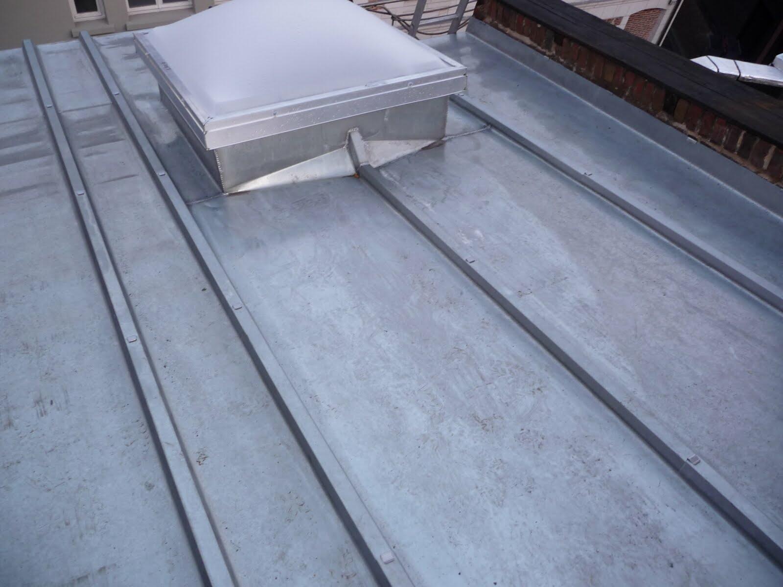 Réalisation d’une couverture en zinc pour une toiture résistante et soignée à Péronne-en-Mélantois