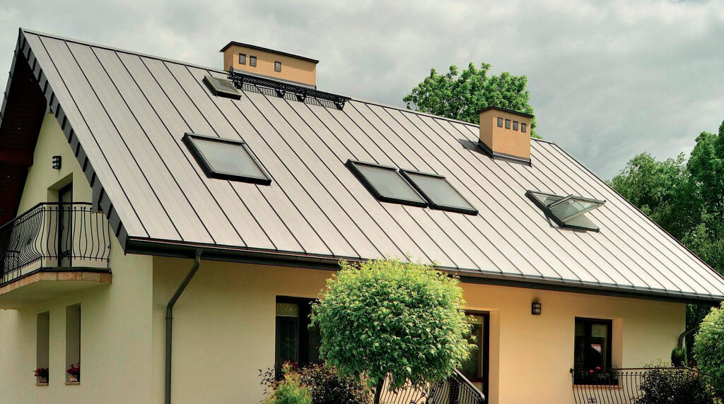 Mise en œuvre d’une toiture en zinc pour une protection durable face aux intempéries à Saint-Amand-les-Eaux