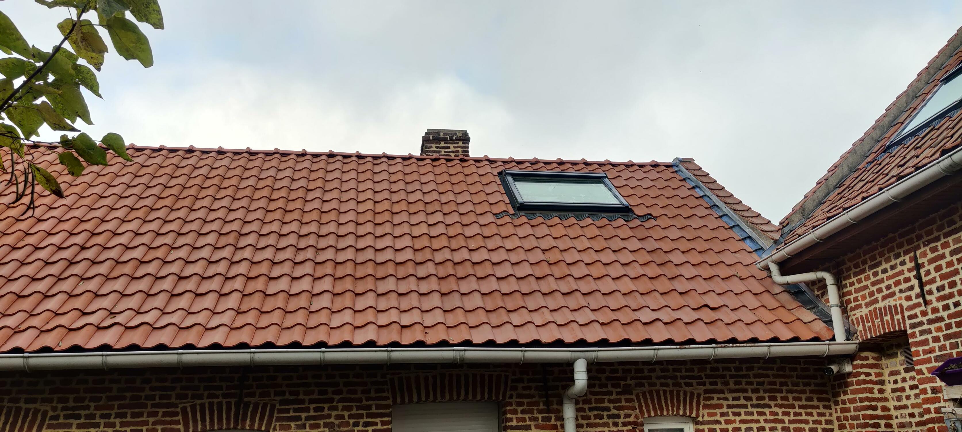 Création d’un apport lumineux par la pose d’une fenêtre de toit Velux à Saint-Amand-les-Eaux