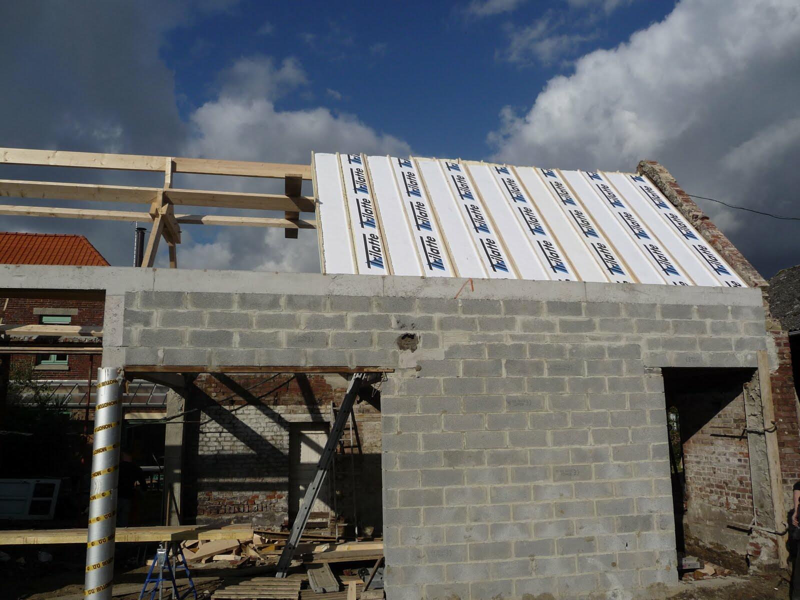 Isolation de toiture par sarking mise en œuvre pour réduire les pertes énergétiques à Sars-et-Rosières