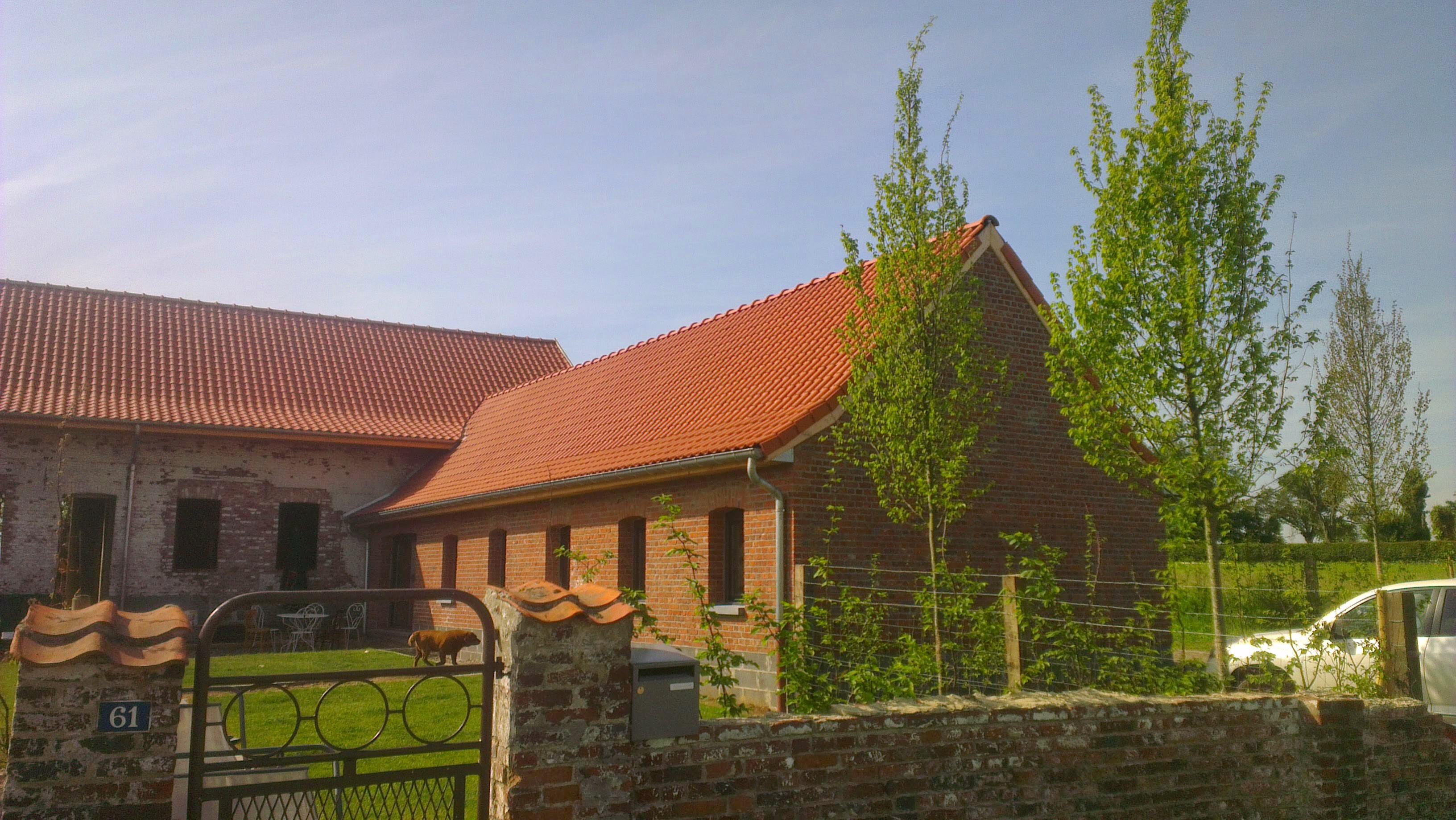 Rénovation de toiture en tuiles pour remettre en état la couverture d’une habitation à Templeuve-en-Pévèle