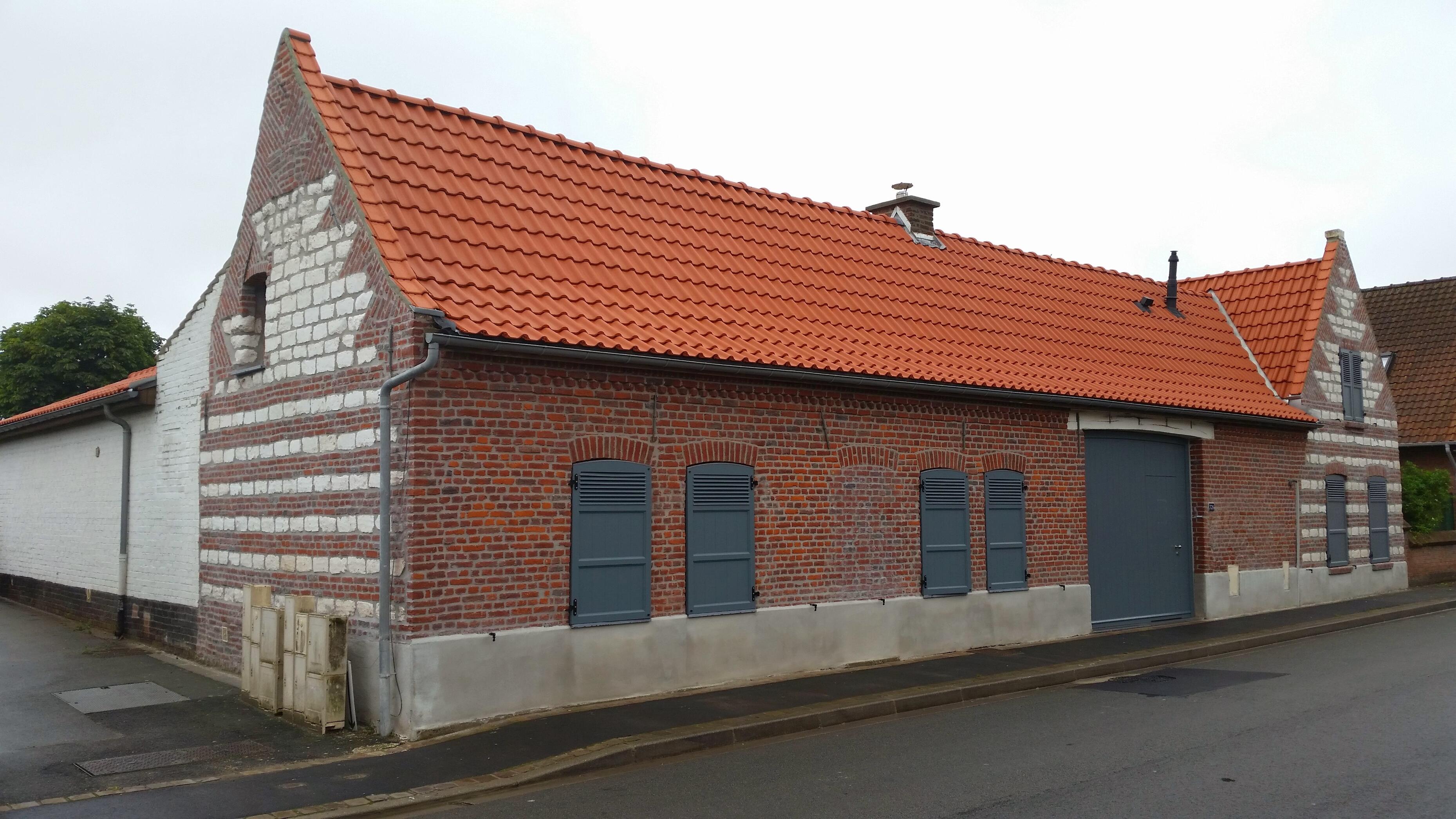 Réfection de toiture en tuiles afin de rétablir une couverture saine et étanche à Toufflers