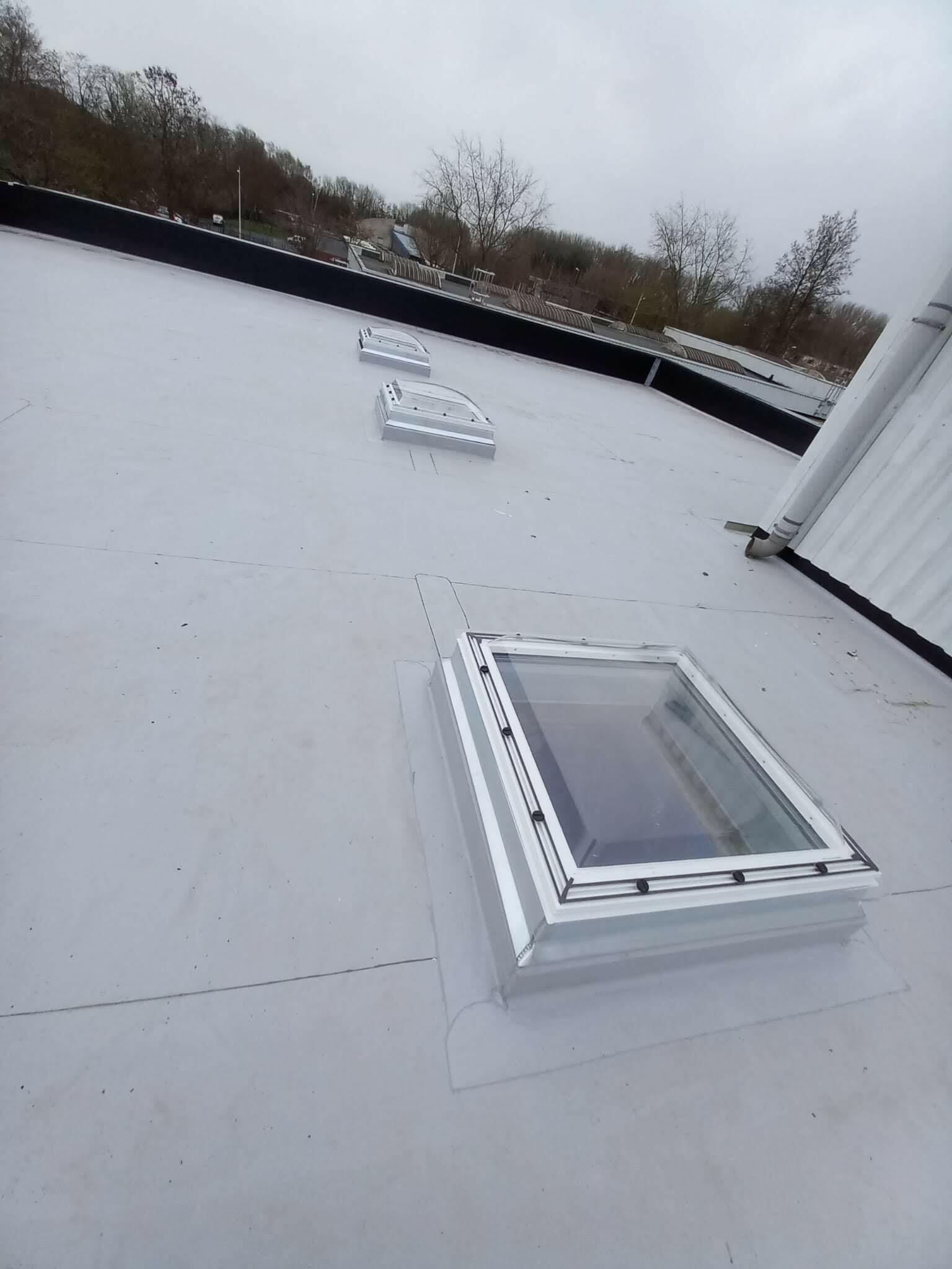 Transformation de puits de lumière sur toiture avec solution moderne à Marchiennes