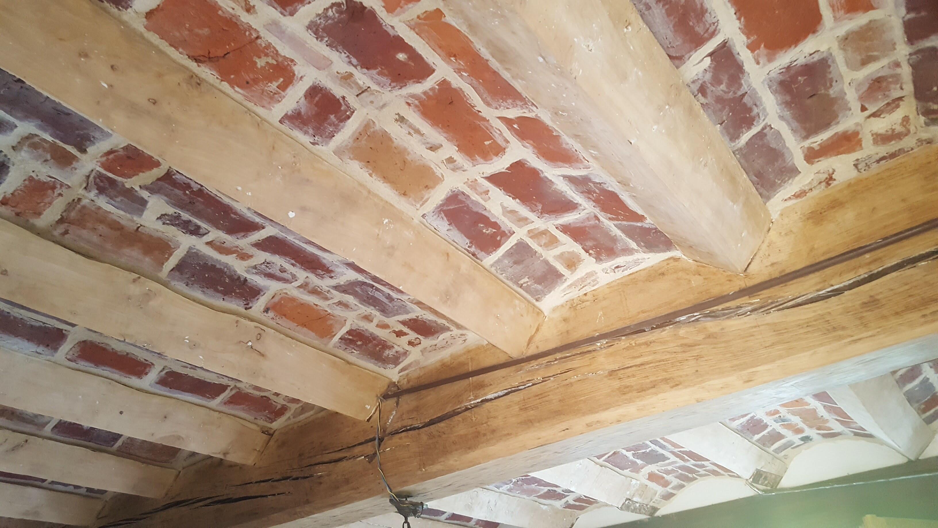 Rénovation de charpente ancienne sur bâtiment traditionnel à Genech