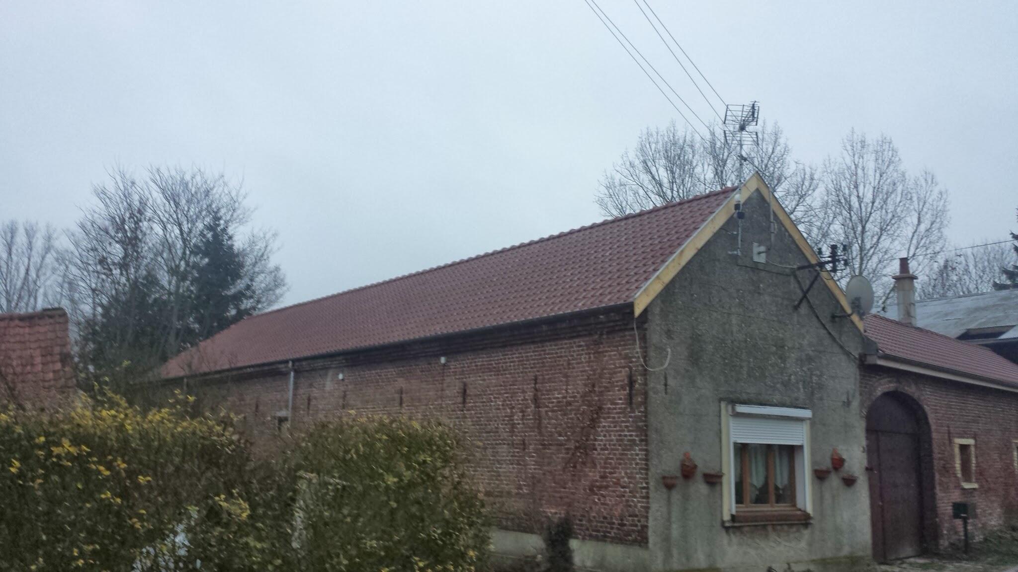 Rives et sorties de toiture réalisées pour une étanchéité optimale à Cysoing