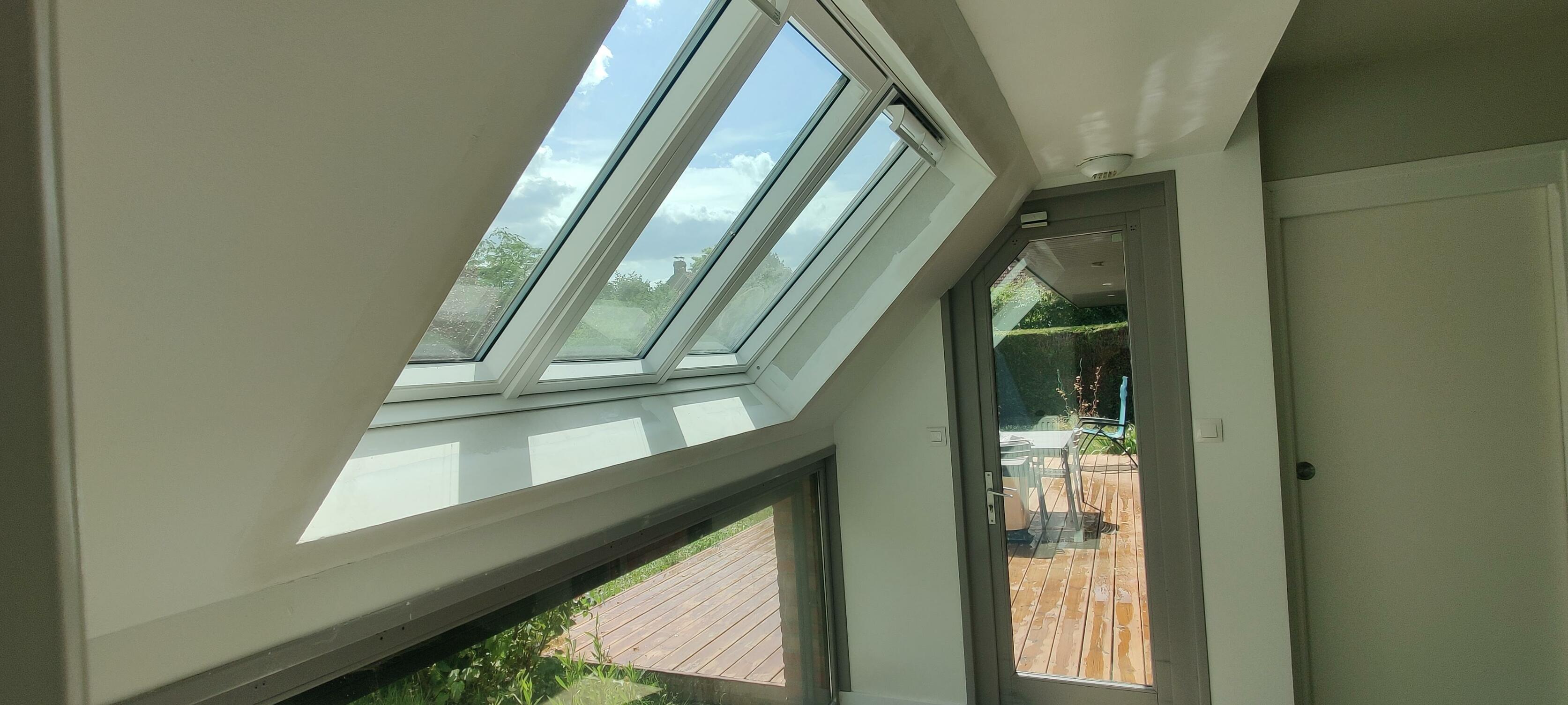 Installation de Velux et fenêtres de toit pour apporter plus de lumière dans la Pévèle